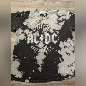 Graphic tee